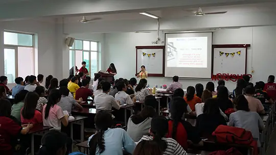 43_truong_phong_noi_chuyen_voi_200_sinh_vien_c75e9b1225.jpg