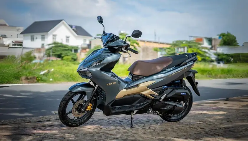 gia-xe-air-blade-thumbnail