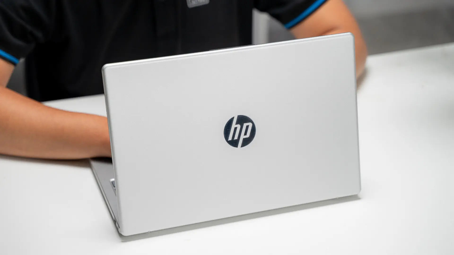 01-laptop-hp-gia-re-sinh-vien-uu-chuong.webp