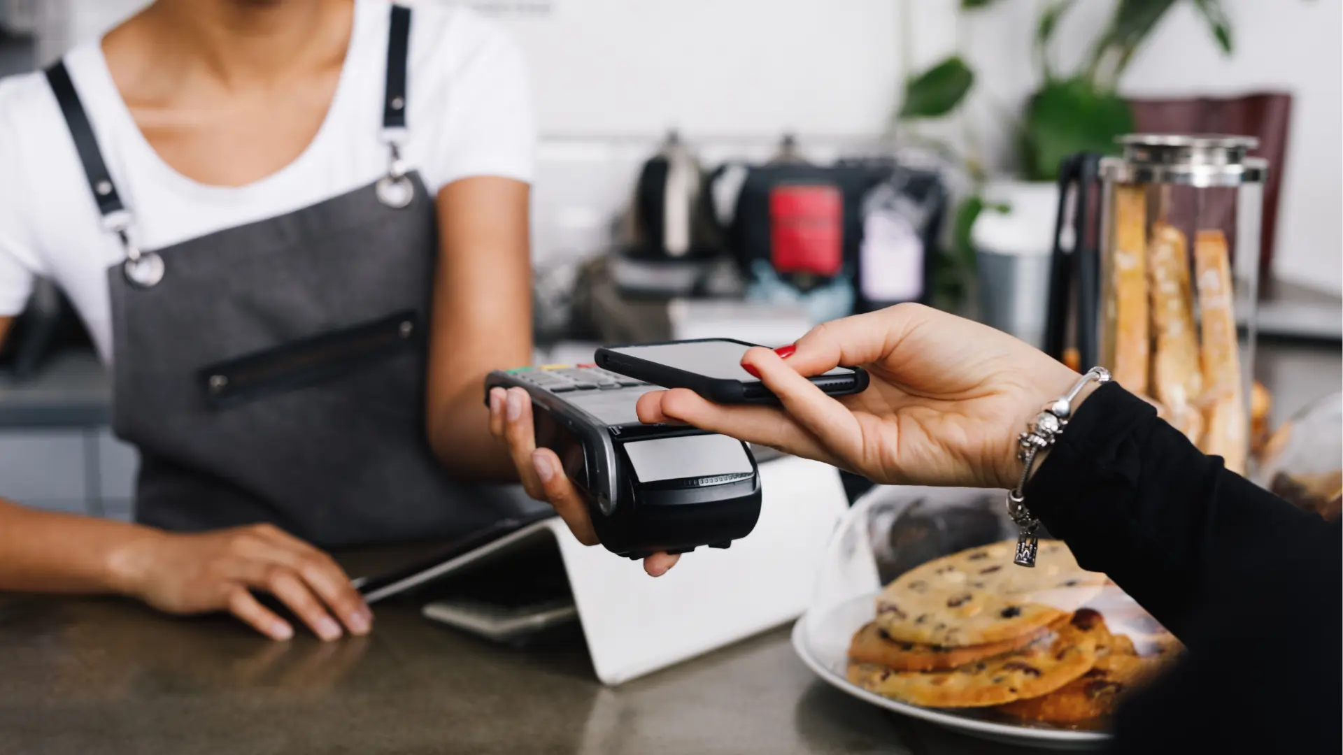 01-tap-to-pay-ngay-cang-pho-bien-tai-viet-nam.webp