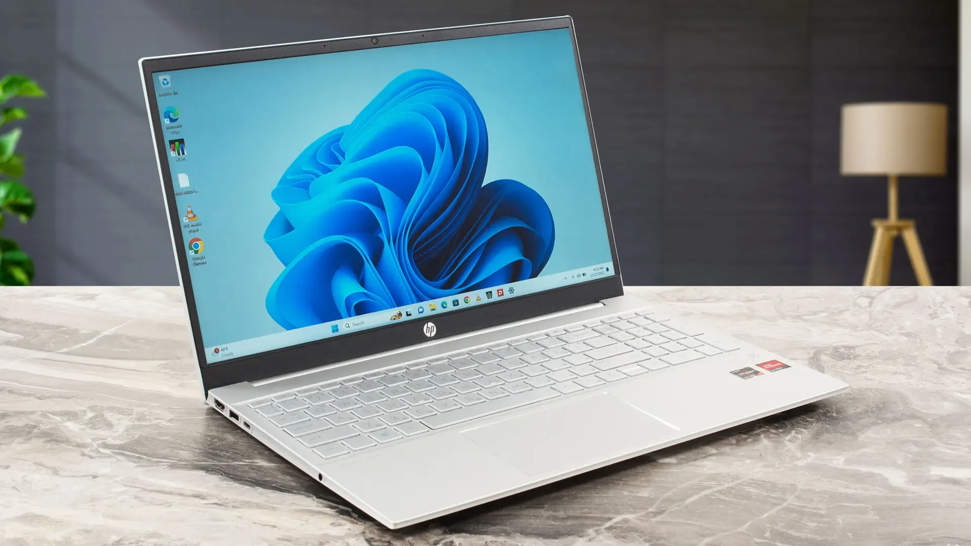 03-laptop-hp-gia-re-pavilion_.webp