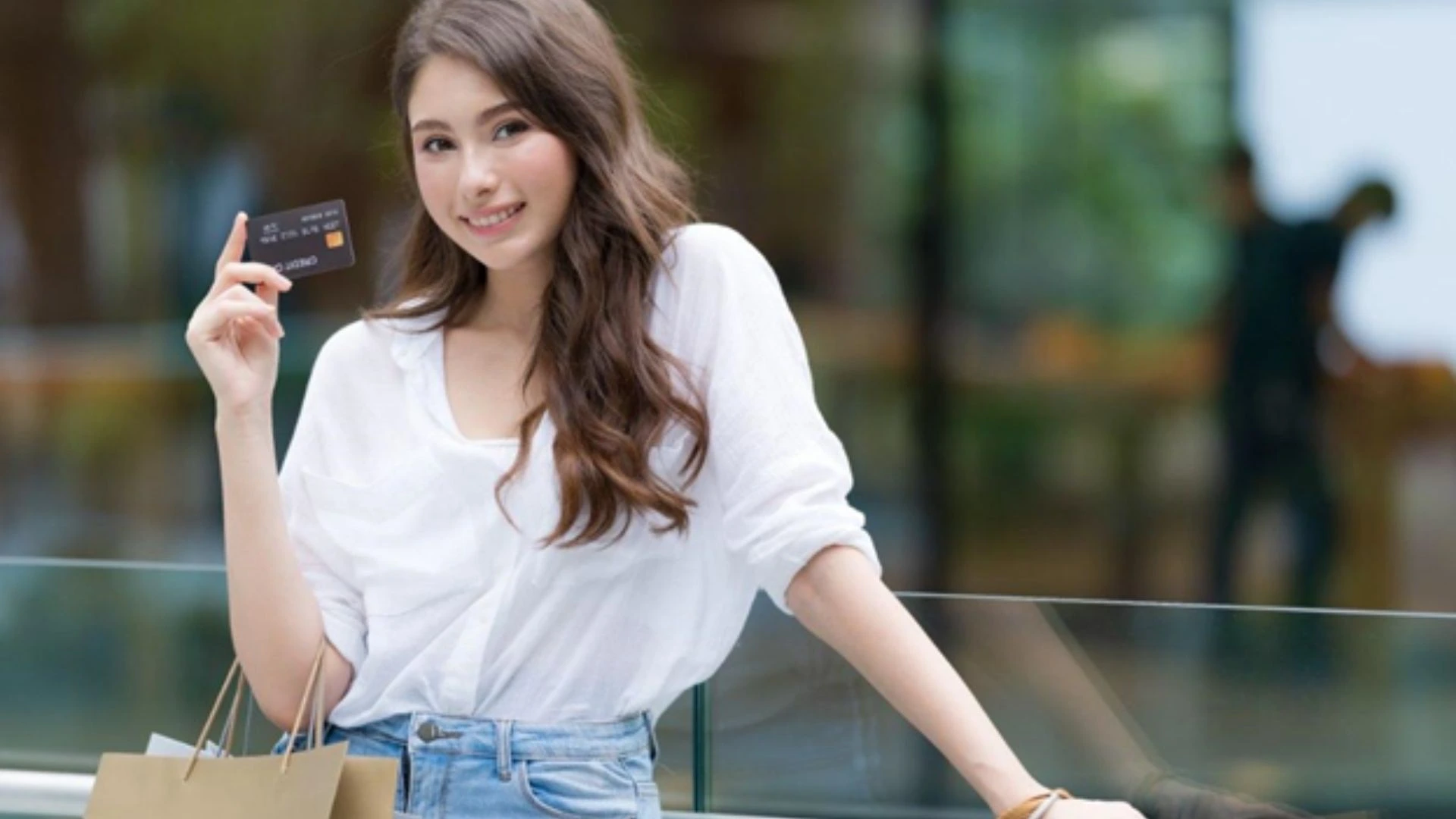04-mua-sam-tha-ga-tai-nuoc-ngoai.webp