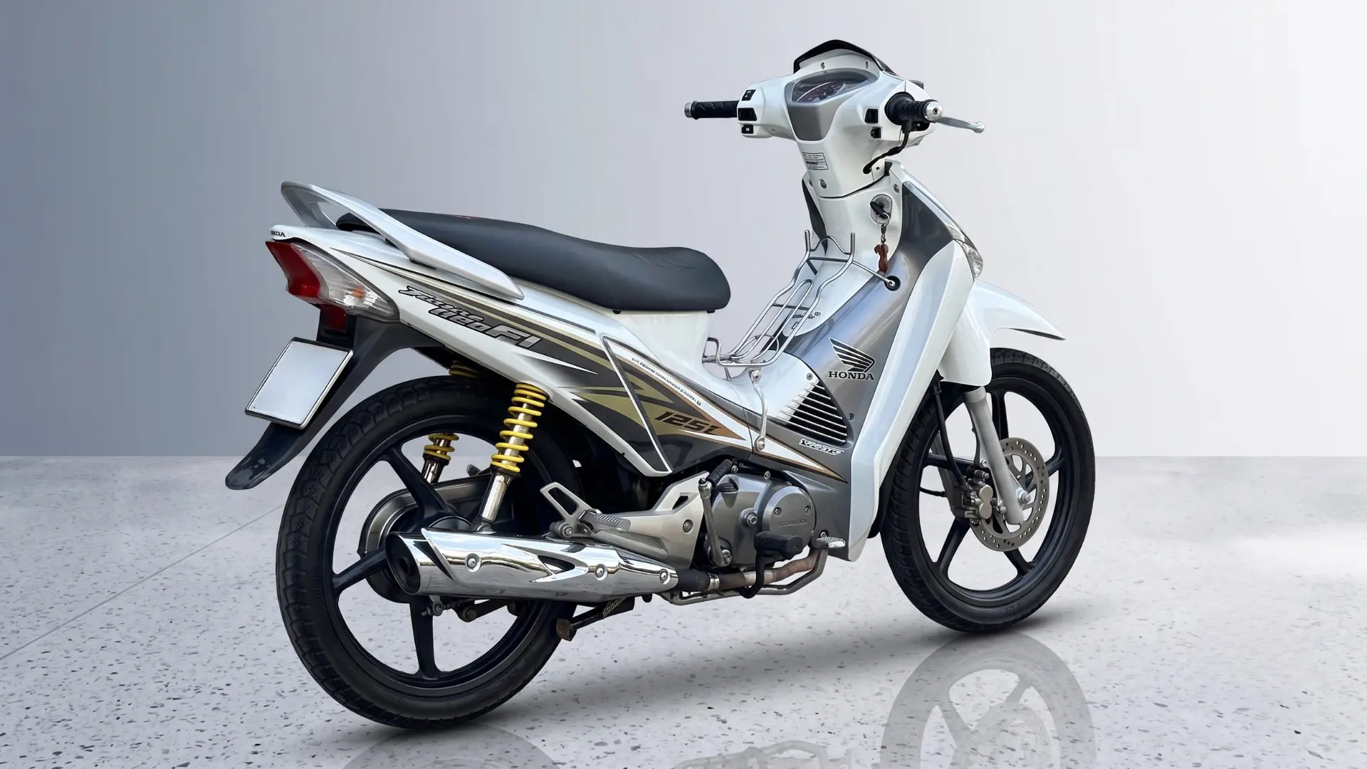 04-xe-future-x-fi-2010.webp
