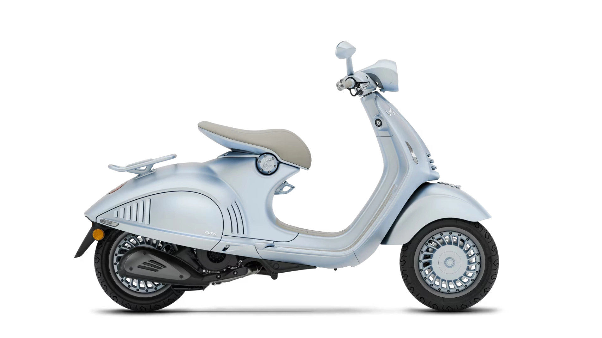 05-xe-vespa-926-snake.webp