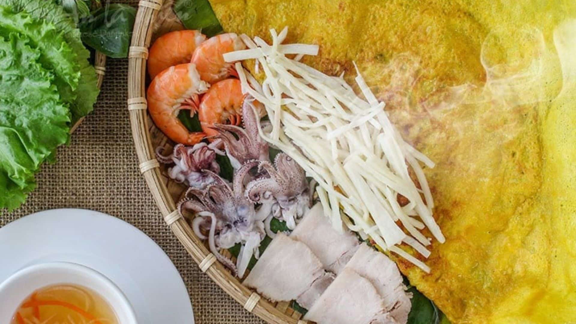 07-banh-xeo-can-tho-vang-ong-gion-rum-ngap-nhan-tom-thit.jpg
