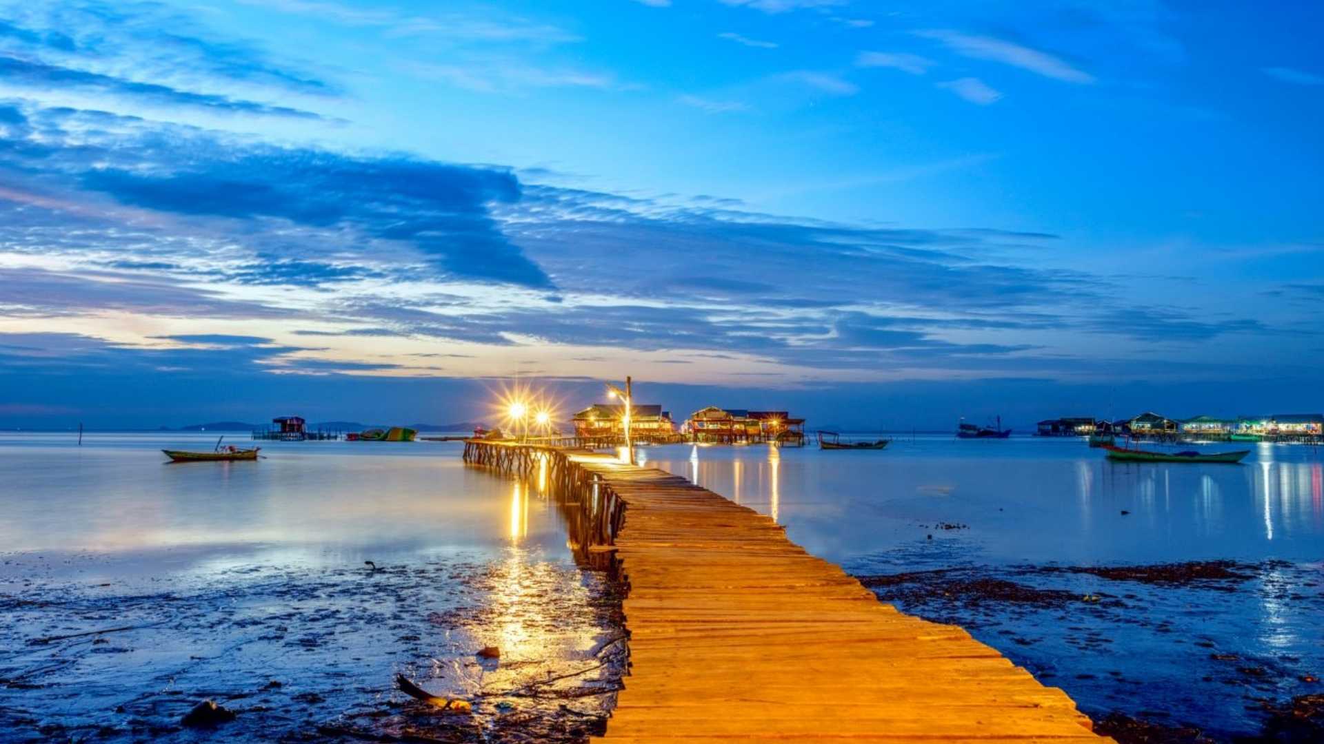 09-mau-troi-mau-bien-lung-linh-cua-lang-chai-rach-vem-khi-len-den.jpg