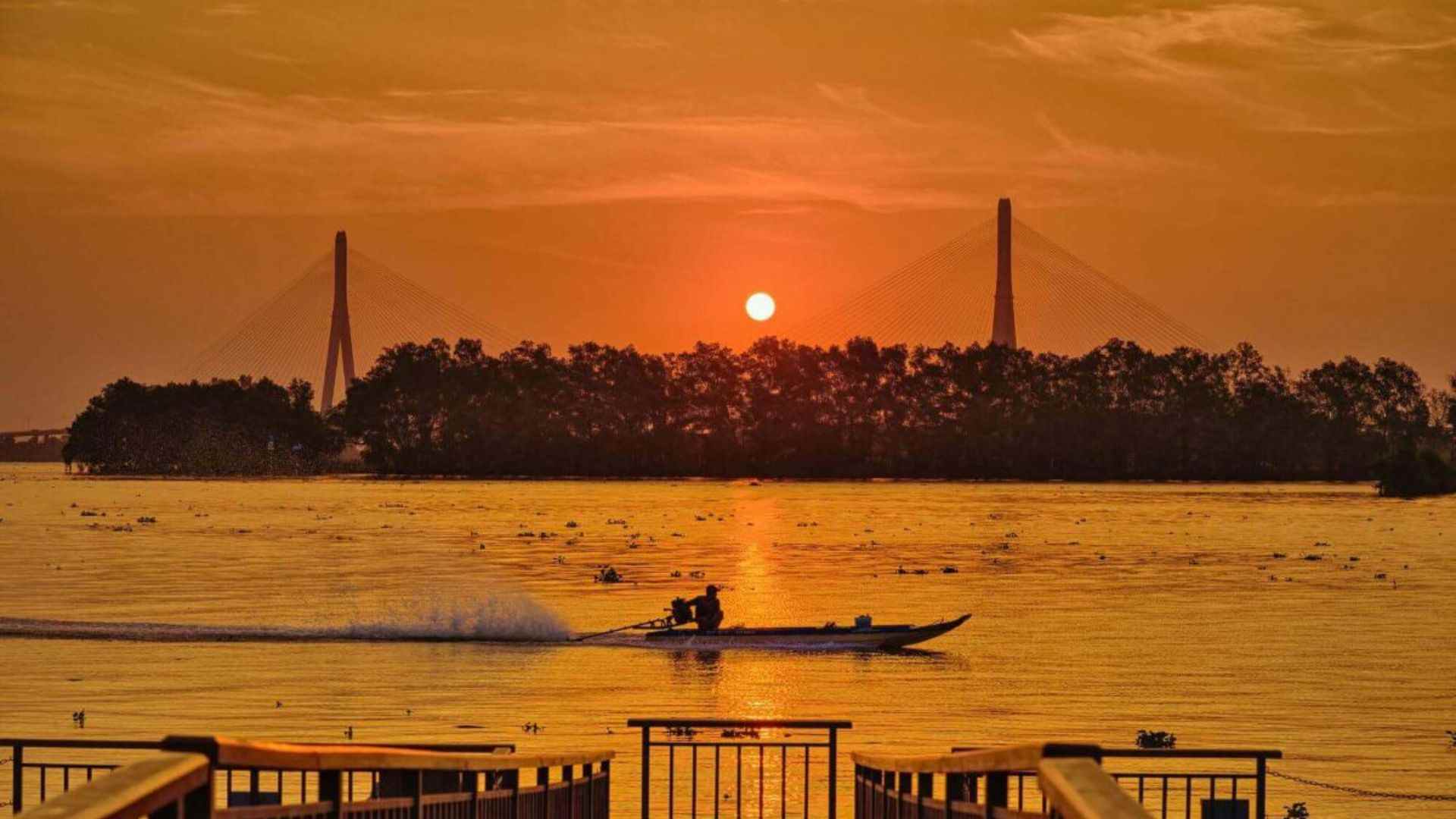 12-hoang-hon-tai-can-tho-mang-mot-ve-dep-vo-cung-yen-binh.jpg