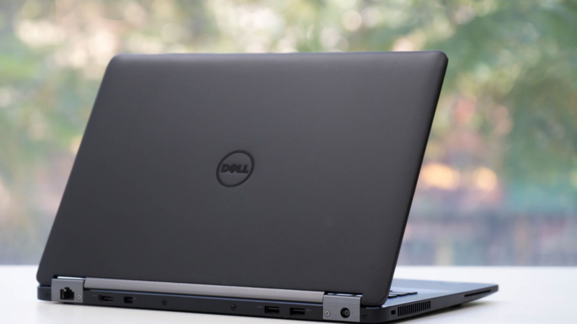 14-dell-latitude-e7470-co-hieu-suat-manh-me-va-thiet-ke-ben-bi.jpg