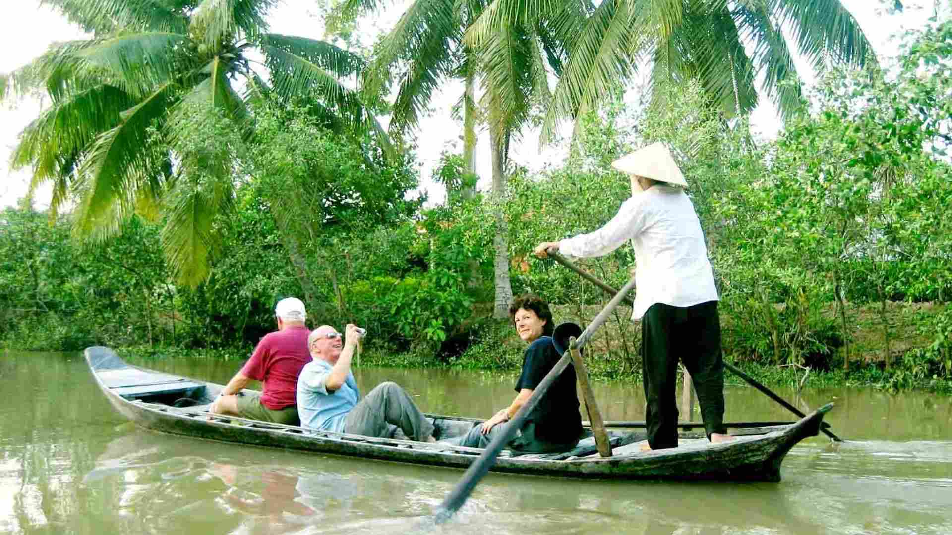 14-du-ngoan-tren-song-nuoc-la-mot-trai-nghiem-thu-vi-va-dang-nho-khi-den-voi-mien-tay-song-nuoc.jpg
