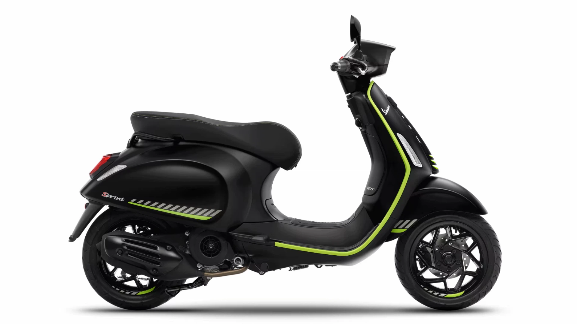 16-xe-vespa-sprint-tech-mau-den.webp