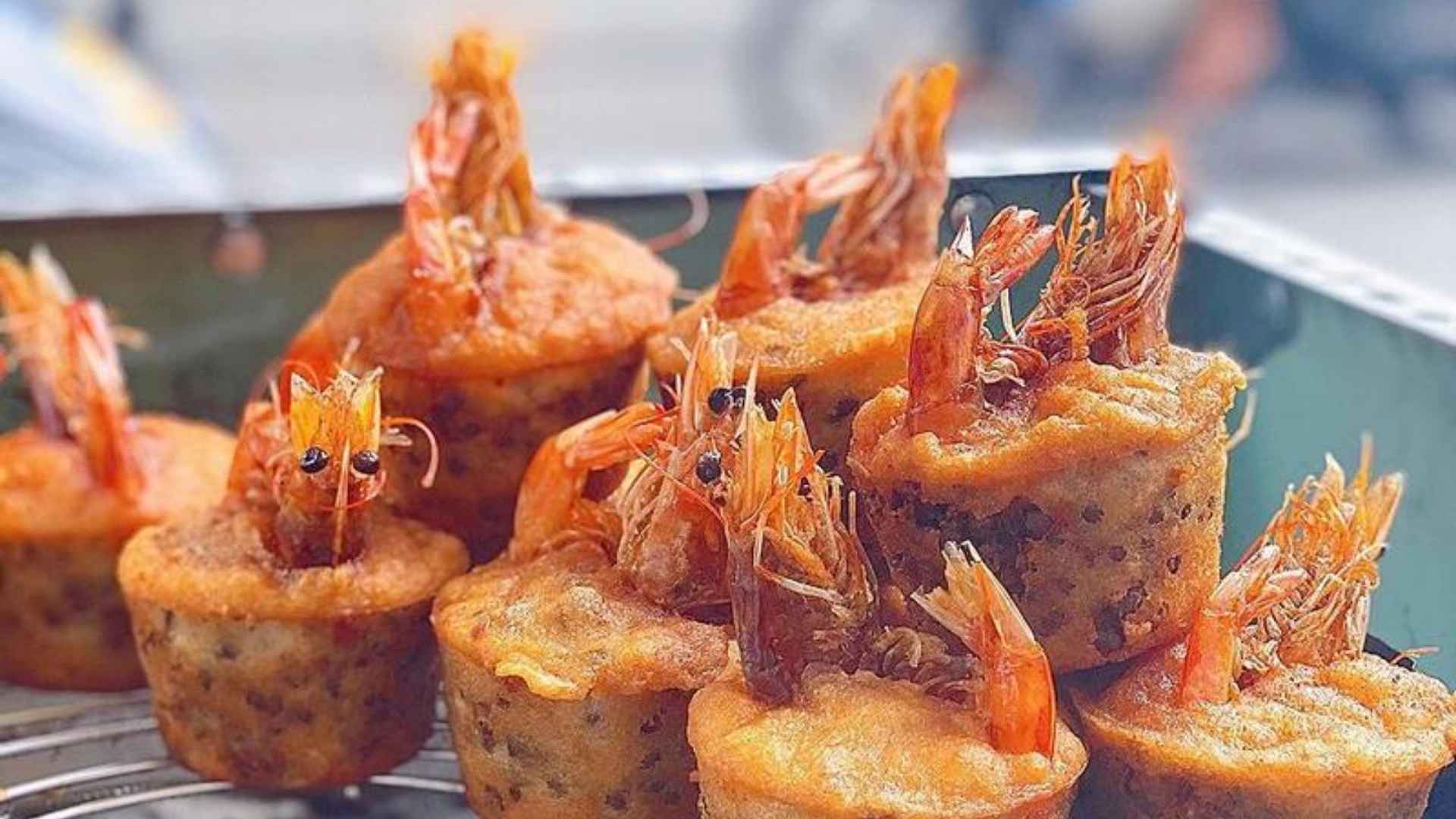 19-mon-banh-cong-la-dac-san-vung-song-nuoc-ma-ban-nen-thu-it-nhat-mot-lan-trong-tour-can-tho.jpg
