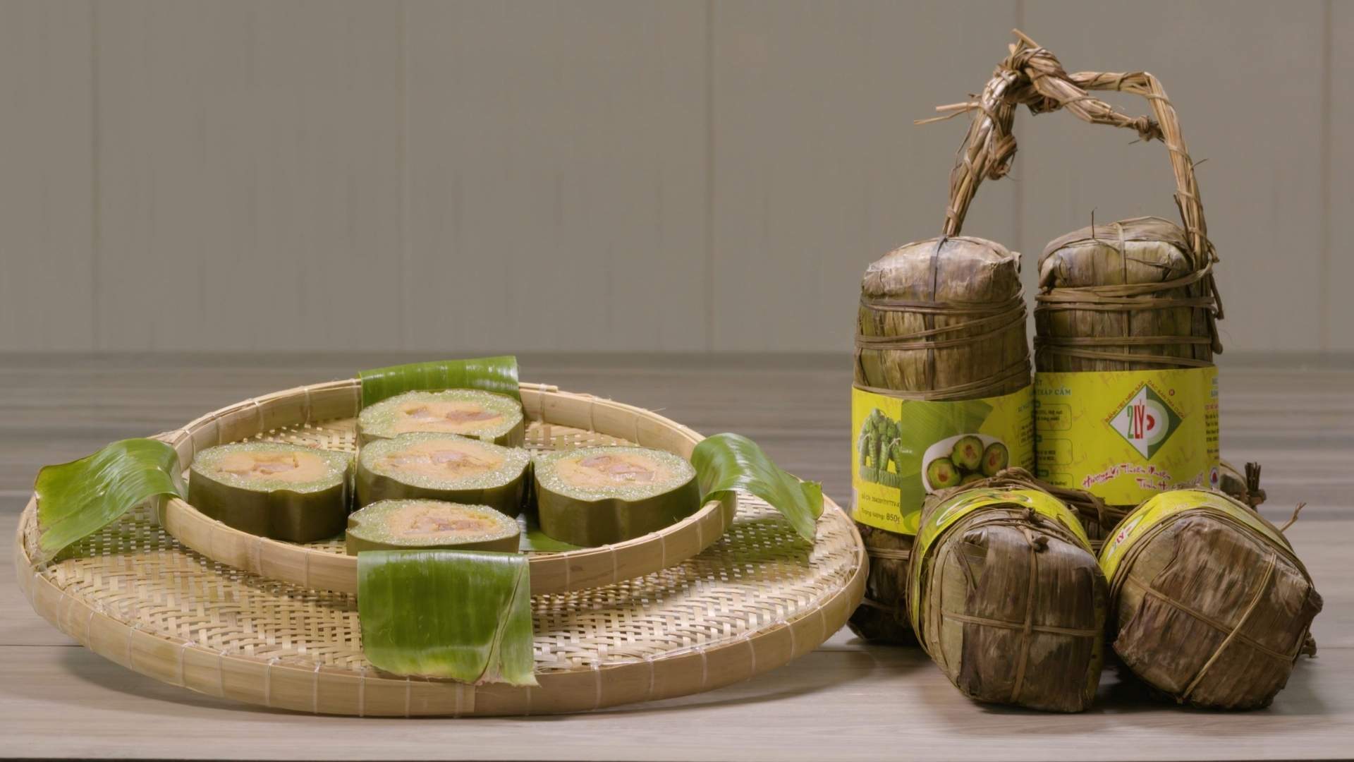 19-neu-co-dip-di-tour-mien-tay-hay-thu-mon-banh-tet-dac-san-tra-cuon.jpg