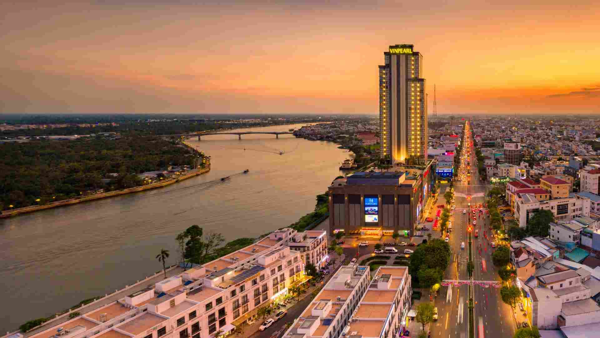 1-can-tho-la-mot-dia-diem-du-lich-thanh-binh-o-mien-tay-viet-nam.jpg