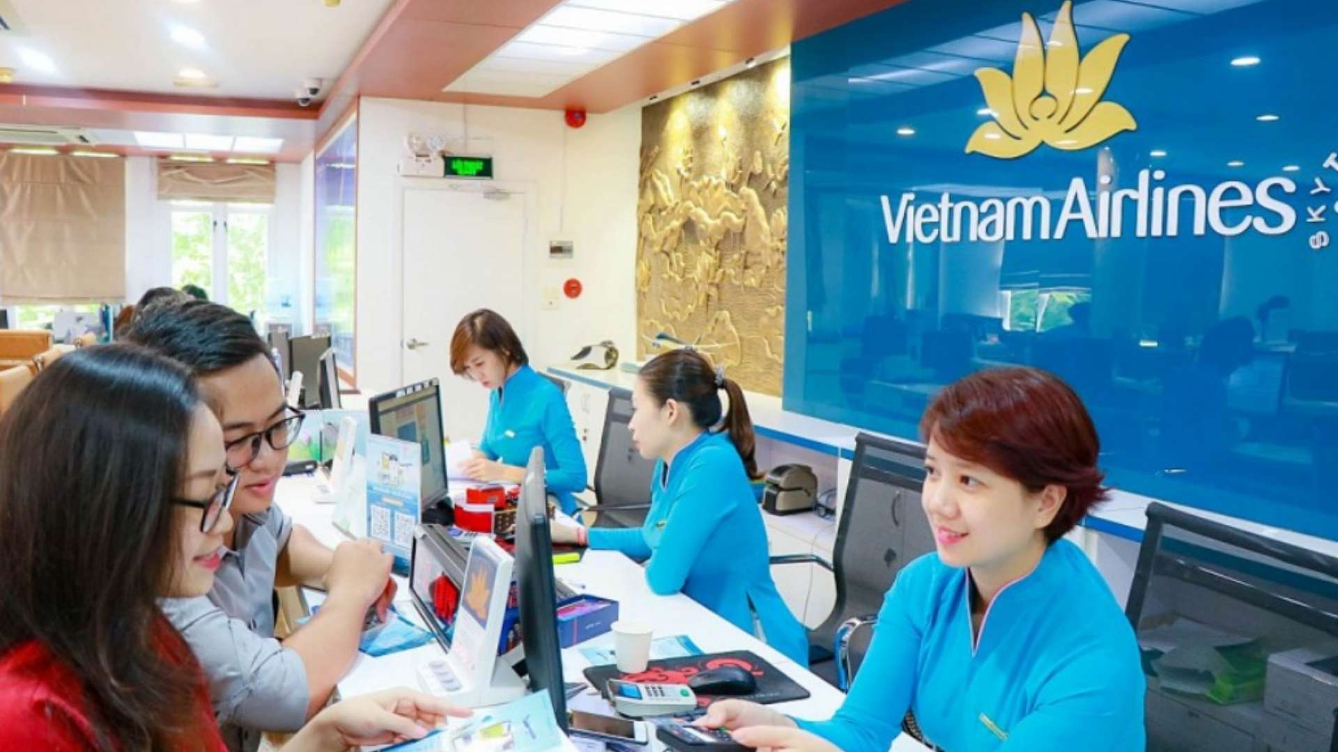 1-dat-ve-may-bay-som-de-tranh-tinh-trang-het-ve-trong-dip-tet-at-ty.jpg