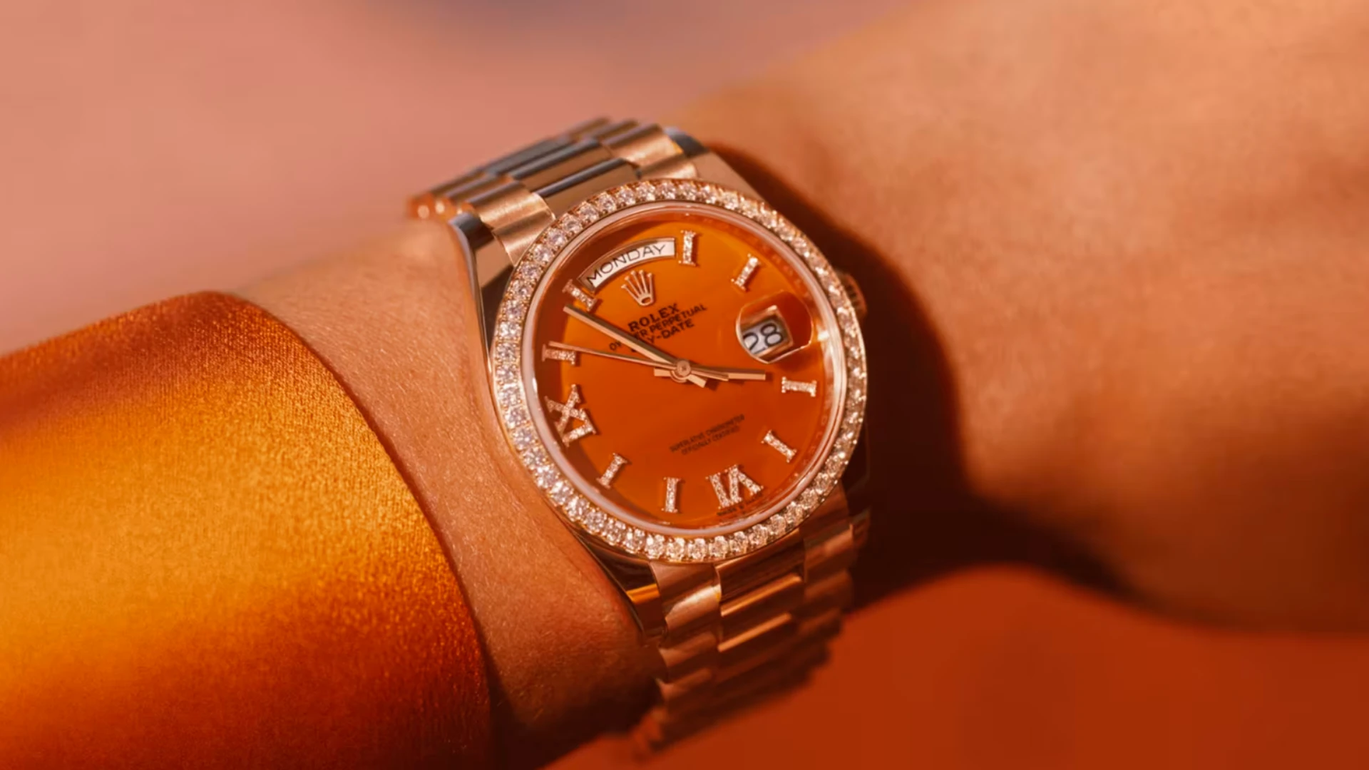 1-dong-ho-rolex.webp