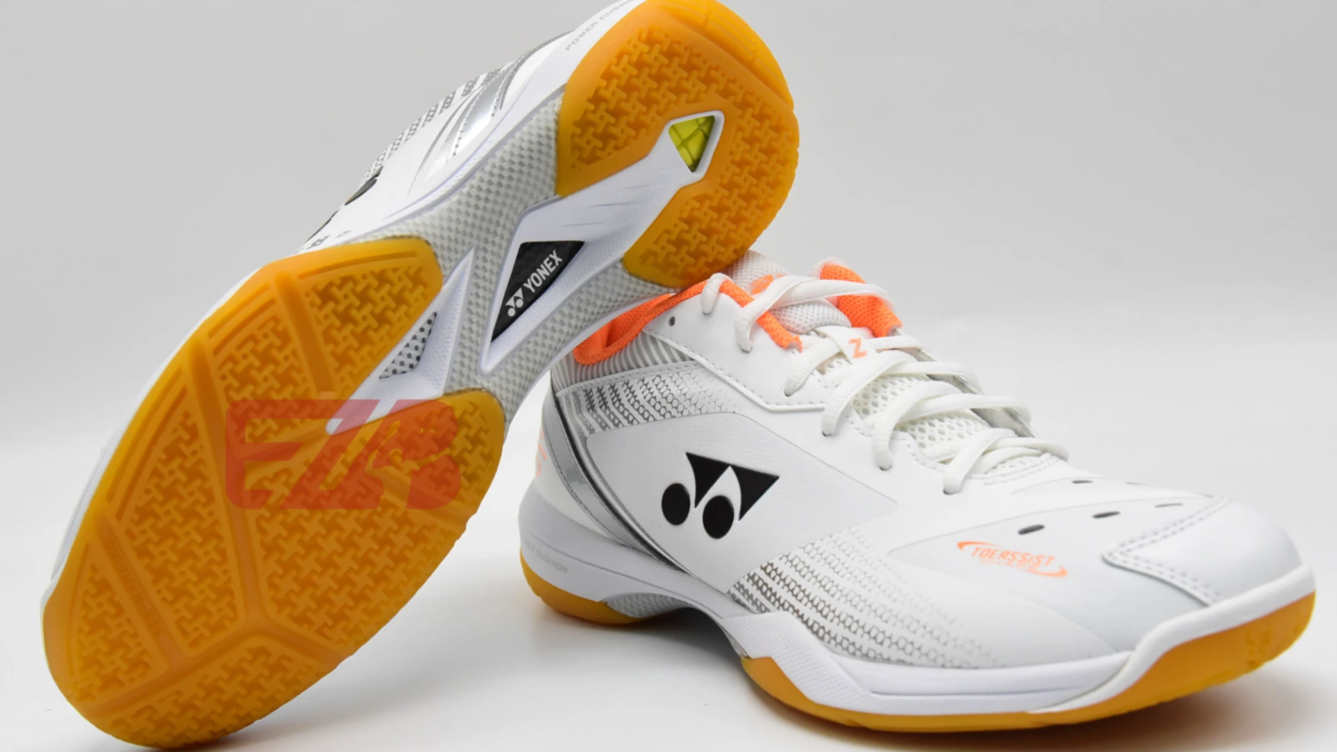 1-giay-yonex-luon-duoc-cac-tin-do-the-thao-tin-tuong-lua-chon.webp