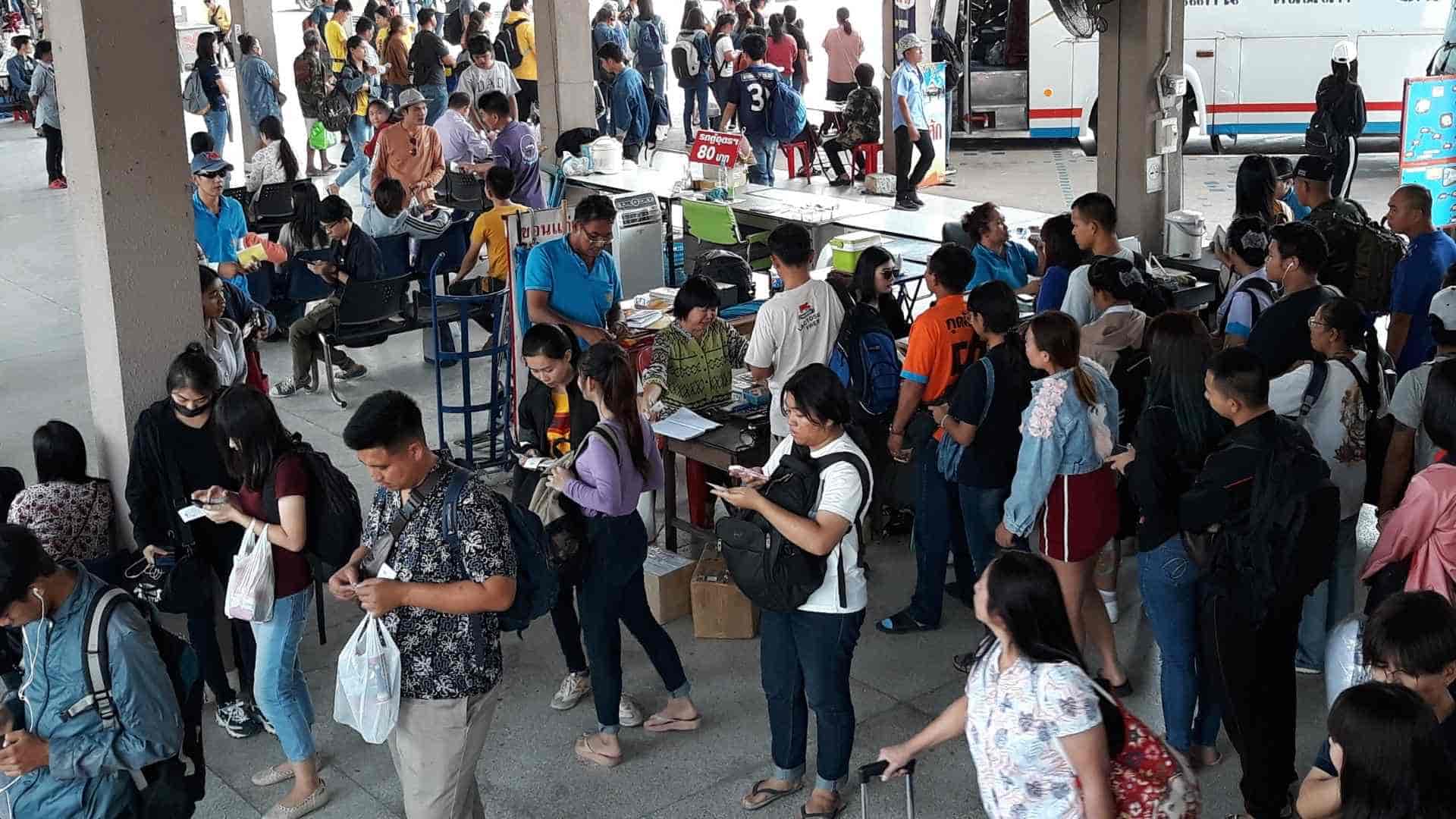 1 nen-chu-dong-mua-ve-xe-tet-som-tranh-tinh-trang-chay-ve.jpg