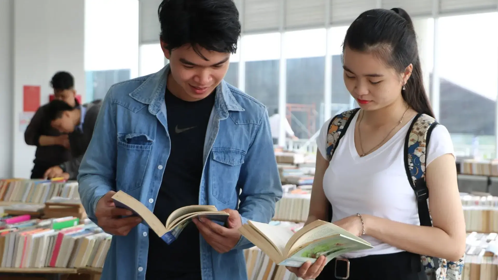 1-sinh-vien-co-the-tu-vay-online-de-chi-tra-cac-khoan-sinh-hoat-phi-gap.webp