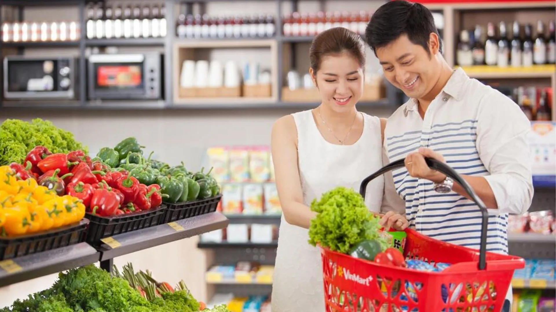 1-the-tin-dung-hoan-tien-sieu-thi-giup-ban-tiet-kiem-dang-ke-chi-phi-mua-sam.webp