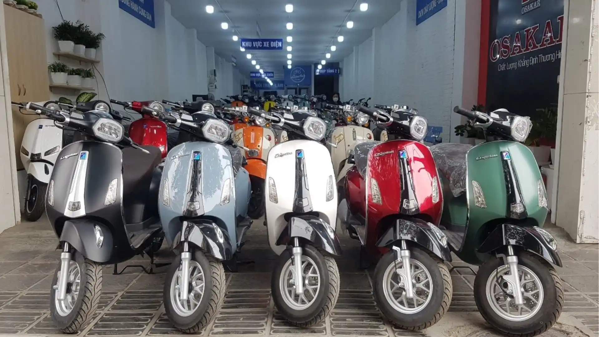 1-vespa-50cc-la-dong-xe-duoc-gioi-tre-yeu-thich.webp