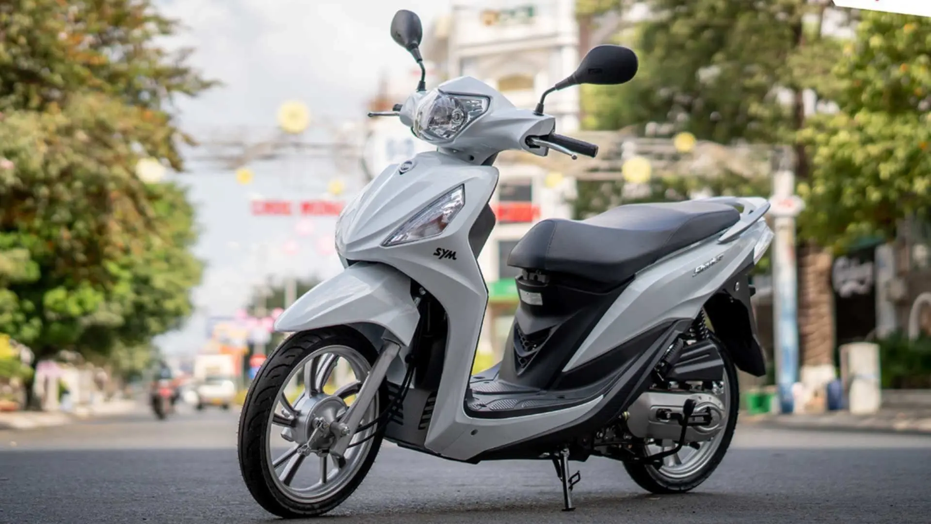 1-vision-50cc-so-huu-thiet-ke-thanh-lich-va-hieu-suat-van-hanh-cao.webp