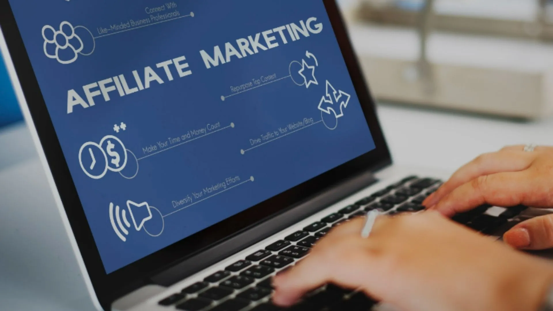 2-affiliate-marketing-la-ban-se-quang-ba-cho-cac-doi-tac-va-nhan-tien.webp
