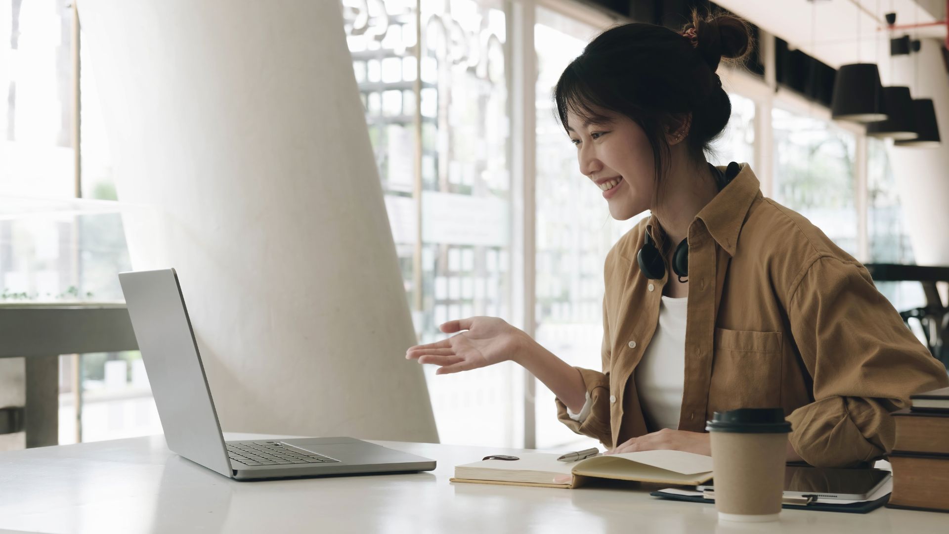 2-kiem-tien-online-qua-app-la-mot-hinh-thuc-gia-tang-thu-nhap-thu-dong-pho-bien.jpg