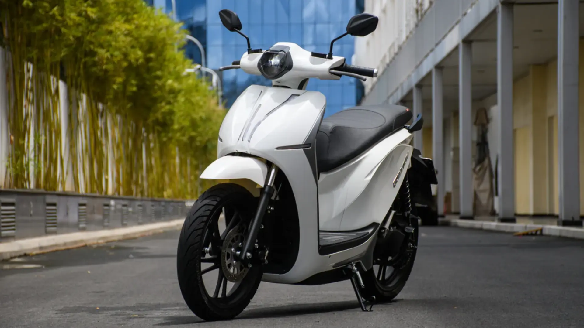 2-xe-dat-bike-thiet-ke-don-gian-hien-dai-phu-hop-ca-nam-va-nu.webp