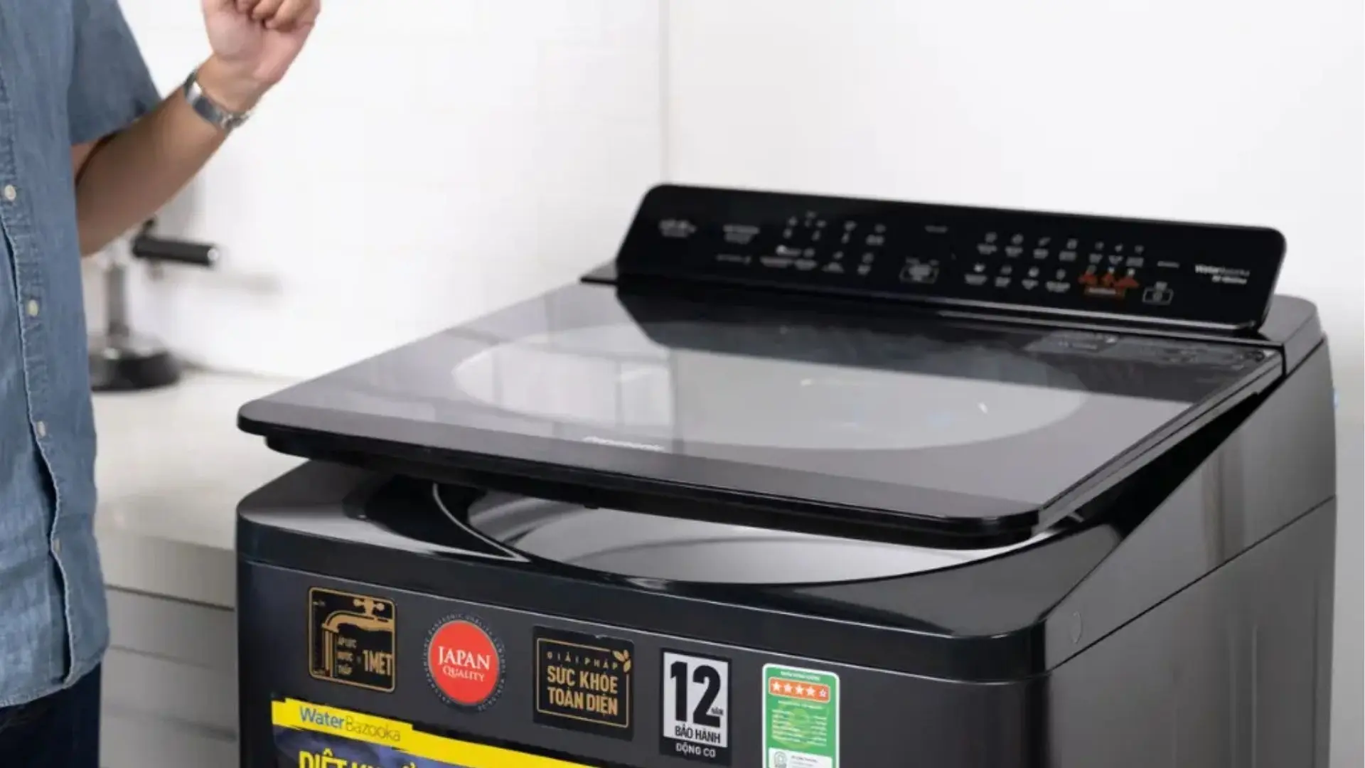 3-panasonic-na-f100a4brv-la-dong-may-giat-cua-tren-co-thiet-ke-don-gian-de-su-dung.webp