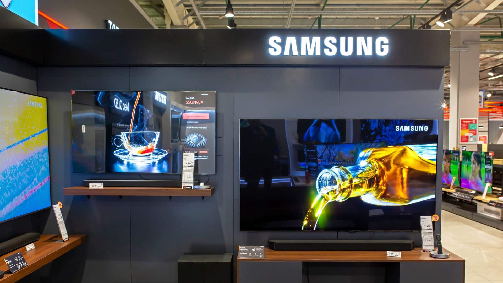 3-samsung-giam-gia-manh-tu-20-50-cho-tivi-doi-cu.jpg