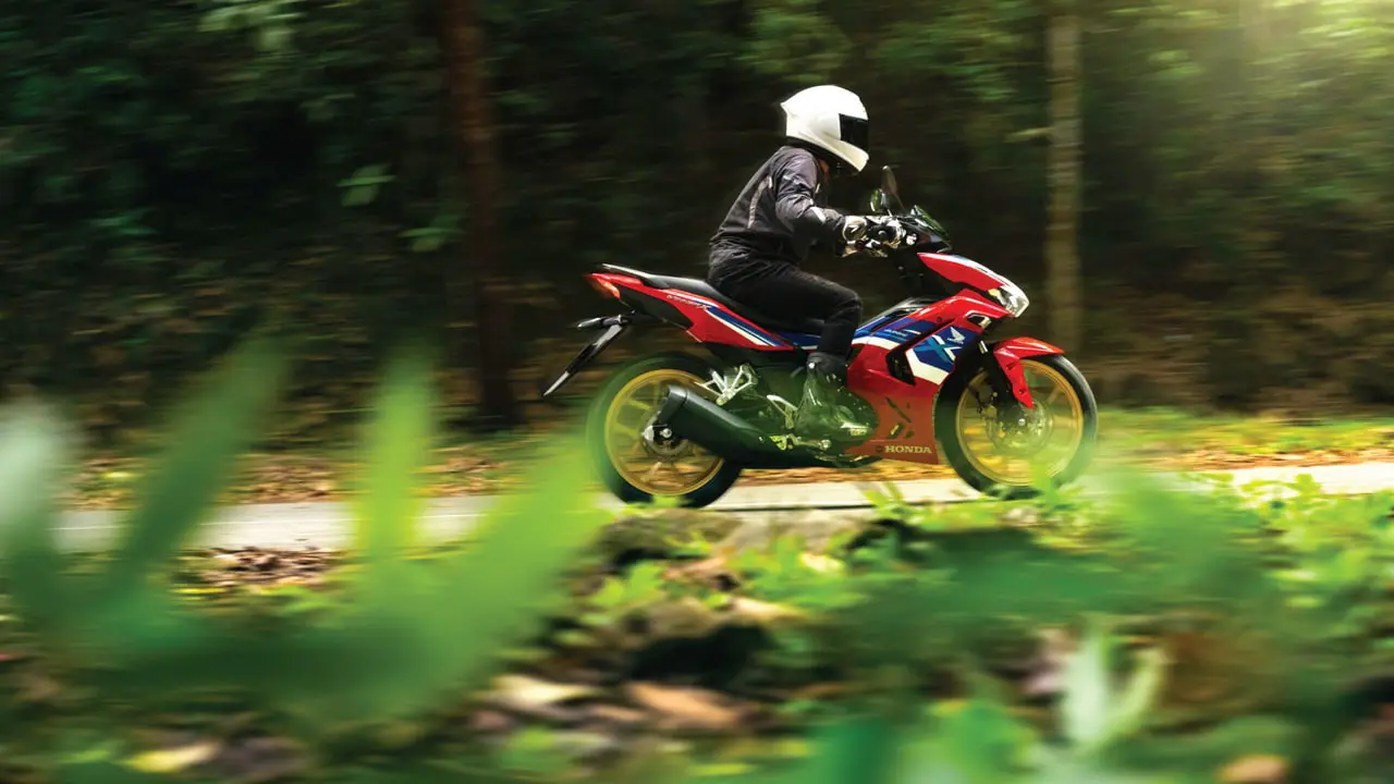 3-winner-x-2002-ban-the-thao-toat-len-ve-tre-trung-nang-dong.webp