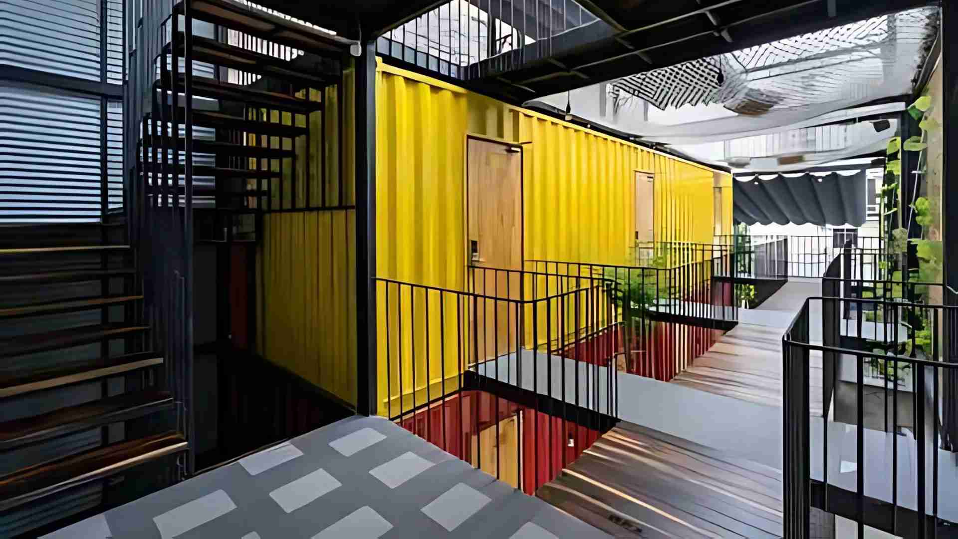 4-ccasa-hostel-duoc-thiet-ke-tu-nhung-container-van-chuyen-cu.jpg
