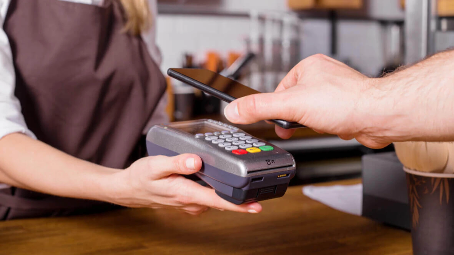 4-google-pay-tich-hop-nhieu-tinh-nang-tien-ich-giup-thanh-toan-nhanh-va-an-toan.webp