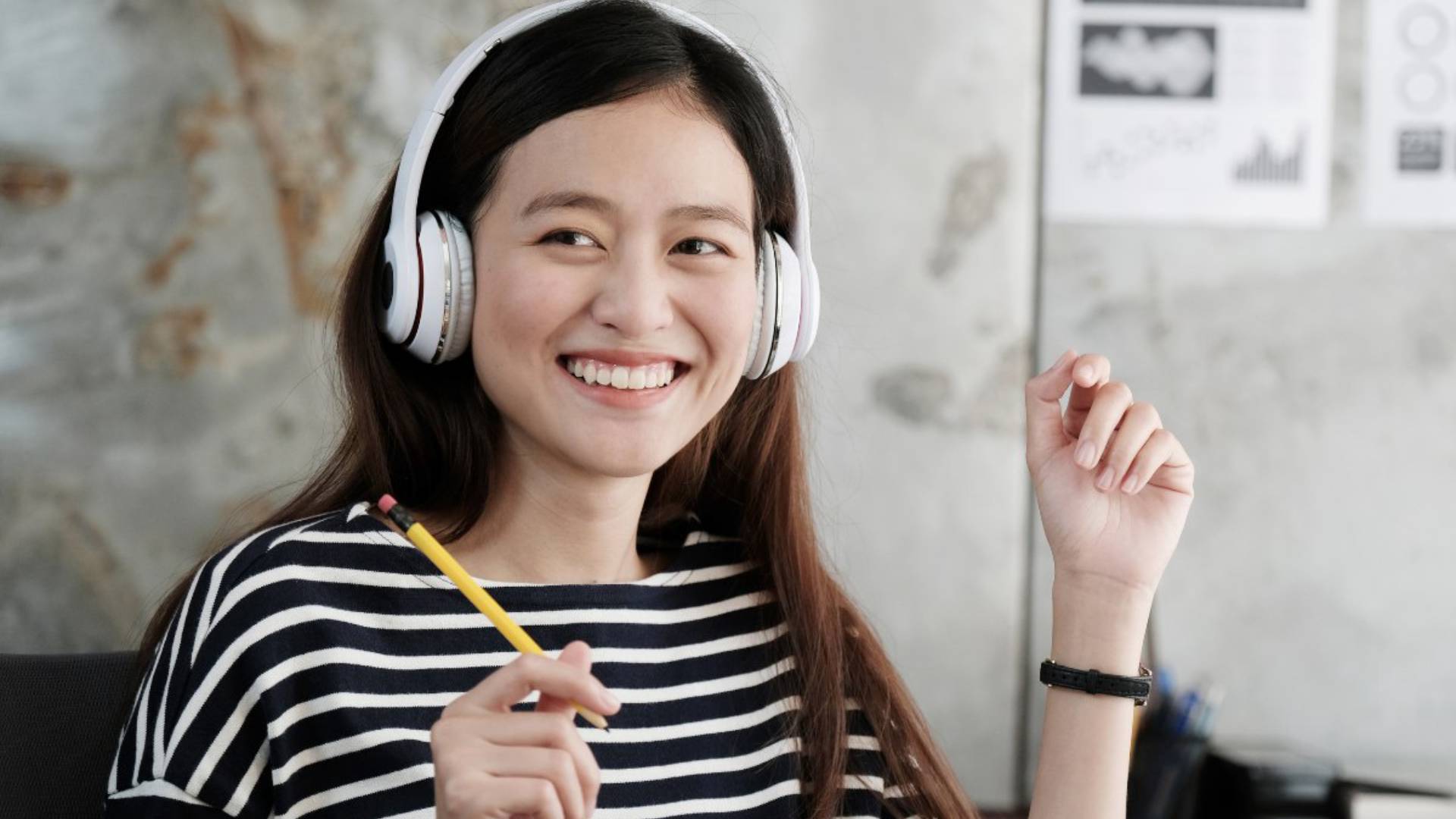5-tao-va-chia-se-cac-tap-podcast-giup-ban-kiem-tien-tu-quang-cao-tai-tro.jpg
