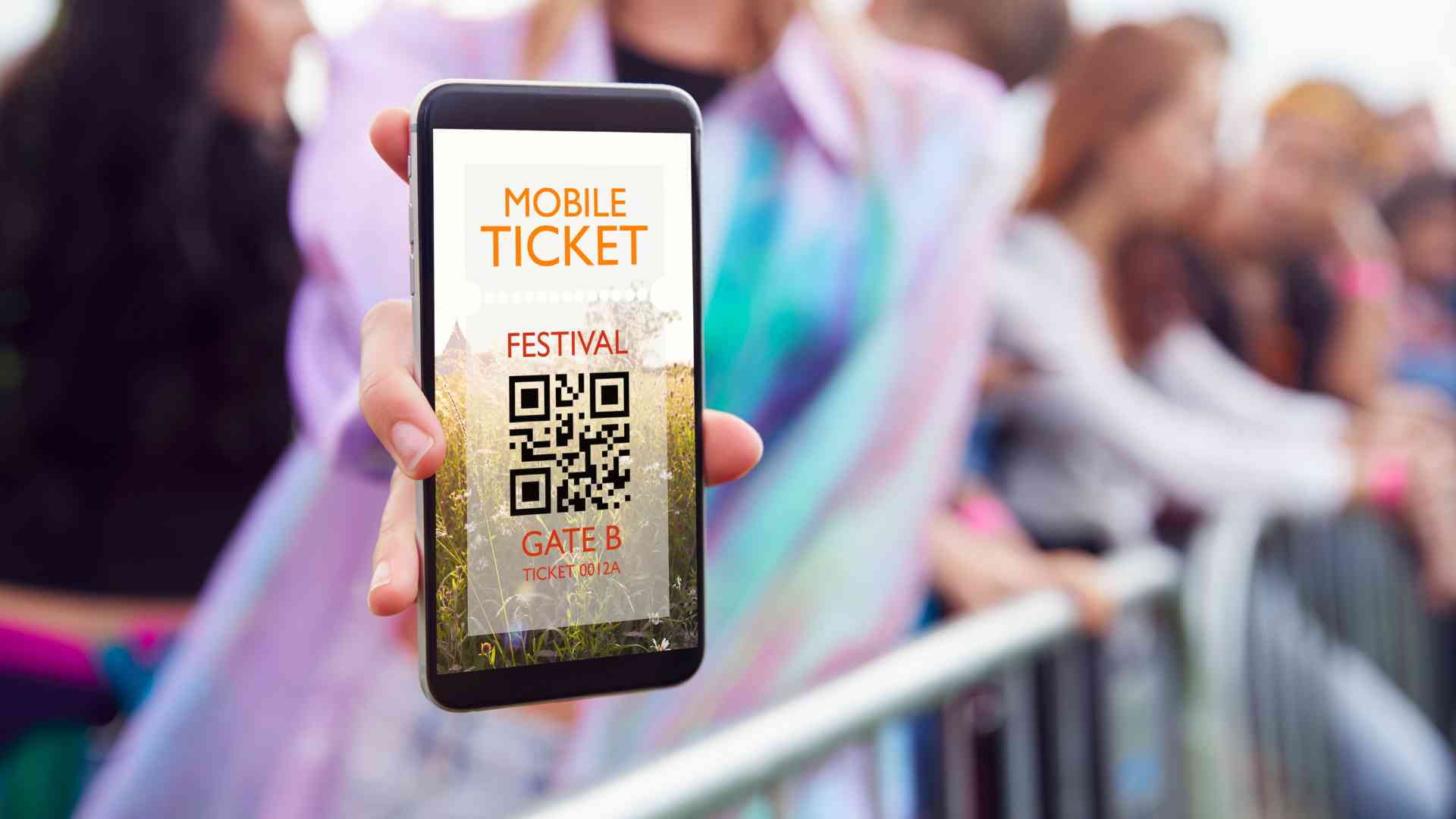 7- qr-code-duoc-su-dung-de-kiem-soat-an-ninh.jpg