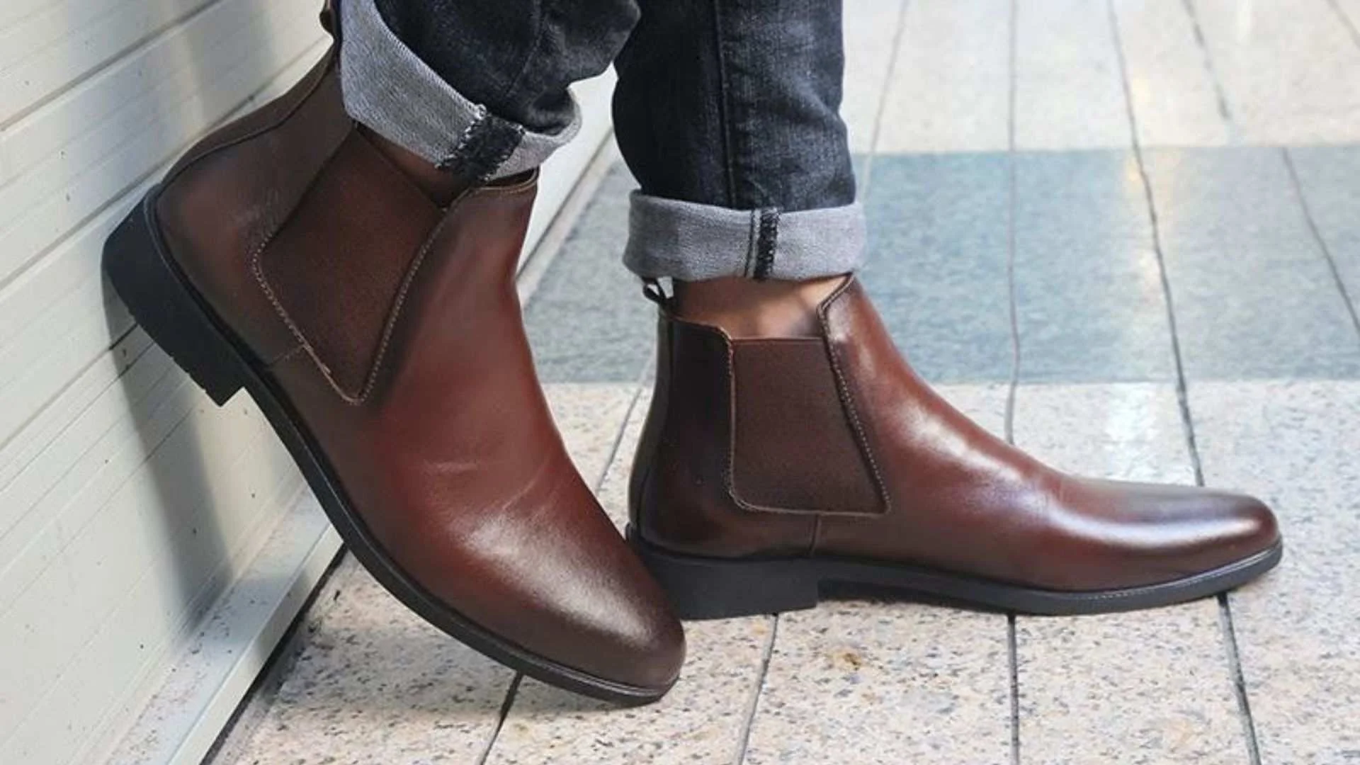 9-giay-chelsea-boot-co-ngan-dac-trung-voi-phan-thun-co-gian.webp