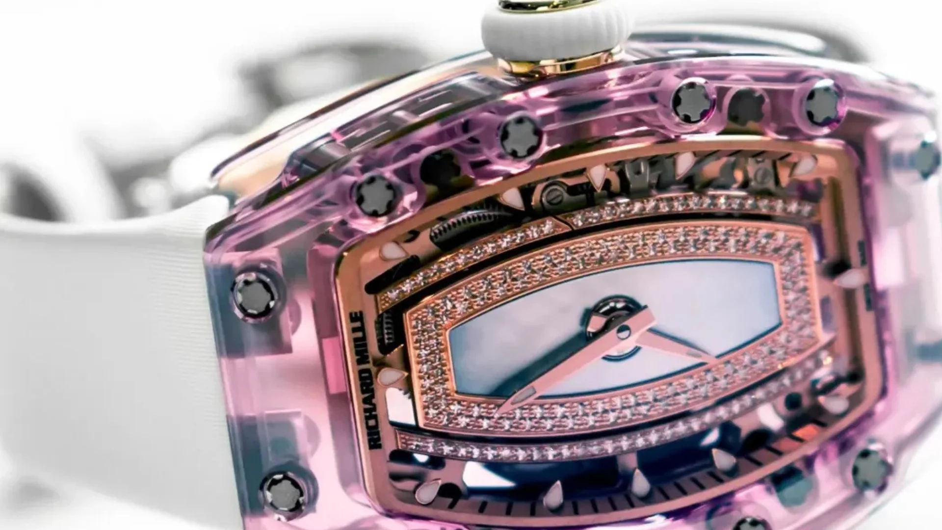 9-richard-mille-gya-an-tuong-voi-nhung-thiet-ke-day-ca-tinh-va-doc-la.webp