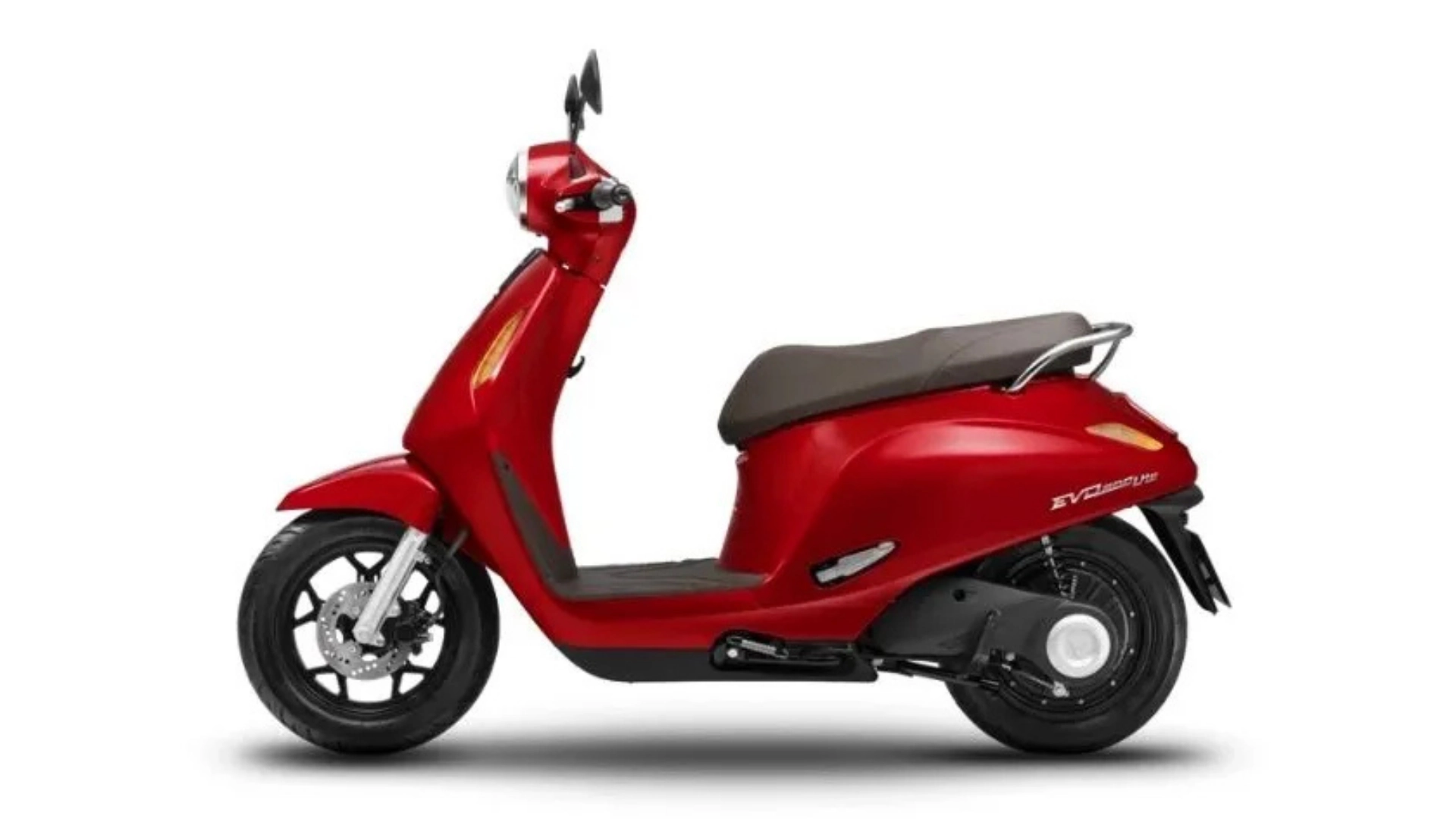 9-vin-fast-evo-200-lite-mau-do-noi-bat-nang-dong-va-thu-hut-moi-anh-nhin.webp