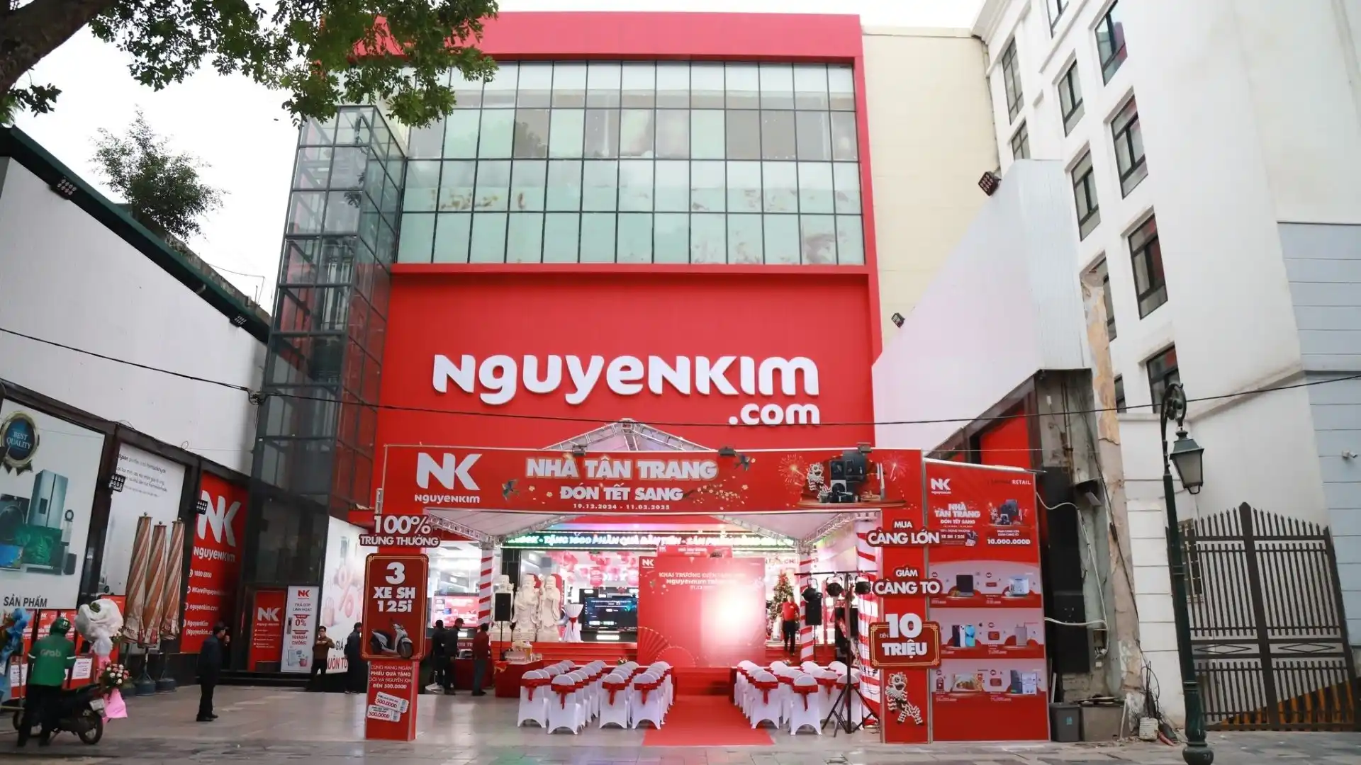 mua-hang-tra-gop-home-credit-tai-nguyen-kim.webp